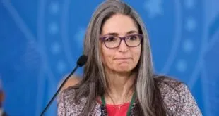 Instagram e Facebook: Dra Raíssa