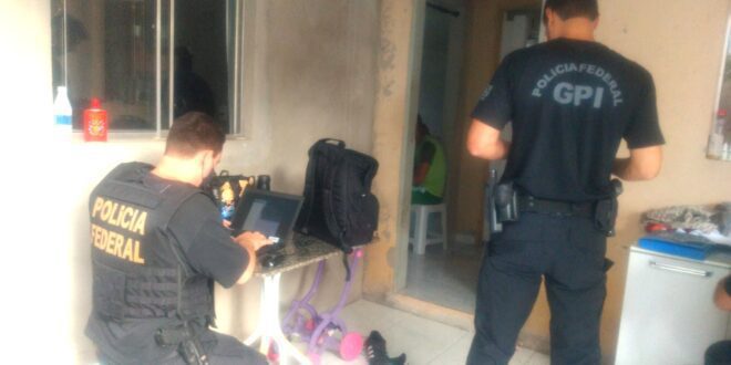 Polícia combate pedofilia no WhatsApp