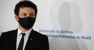 Embaixador Ucraniano Desliga Telefone na Cara