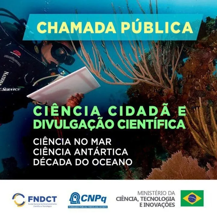 Cartão de chamada pública sobre ciência cidadã e divulgação científica com foto submarina