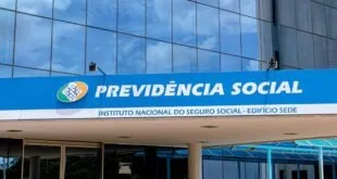 Fachada de vidro com o letreiro 'Previdência Social' do Instituto Nacional do Seguro Social