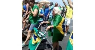 Idosos se unem a caminhoneiros