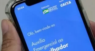 Bancária demitida após pedir auxílio