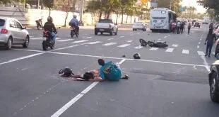 Ônibus esmaga cabeça de mulher em acidente