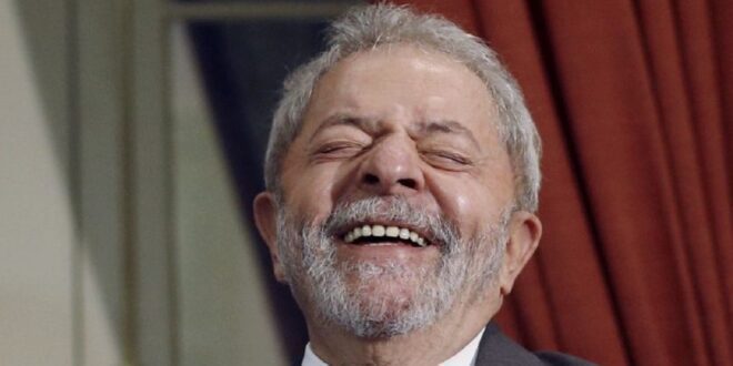 Lula assina projeto de lei e medida provisória que liberam jogos de azar no país