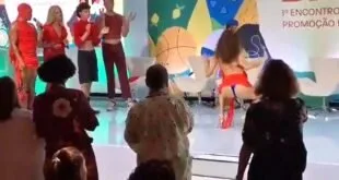 Apresentação erótica em evento do Ministério da Saúde irrita oposição