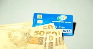 Aposentados precisam ter cuidado ao emprestar nome para empréstimos