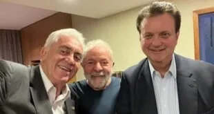 Kassab esquerdista quer unir "direitistas" em SP
