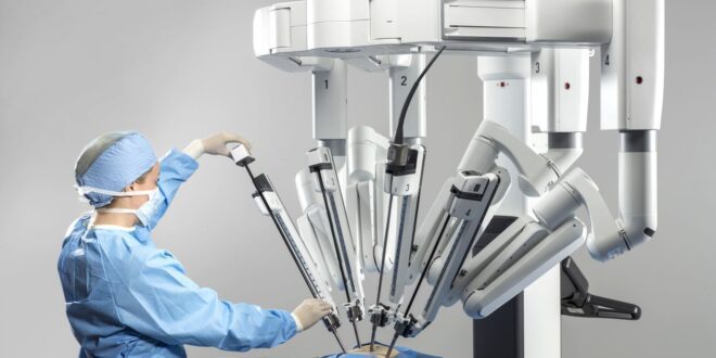 HEV (Edmundo Vasconcelos) é Pioneiro em Cirurgias Robóticas