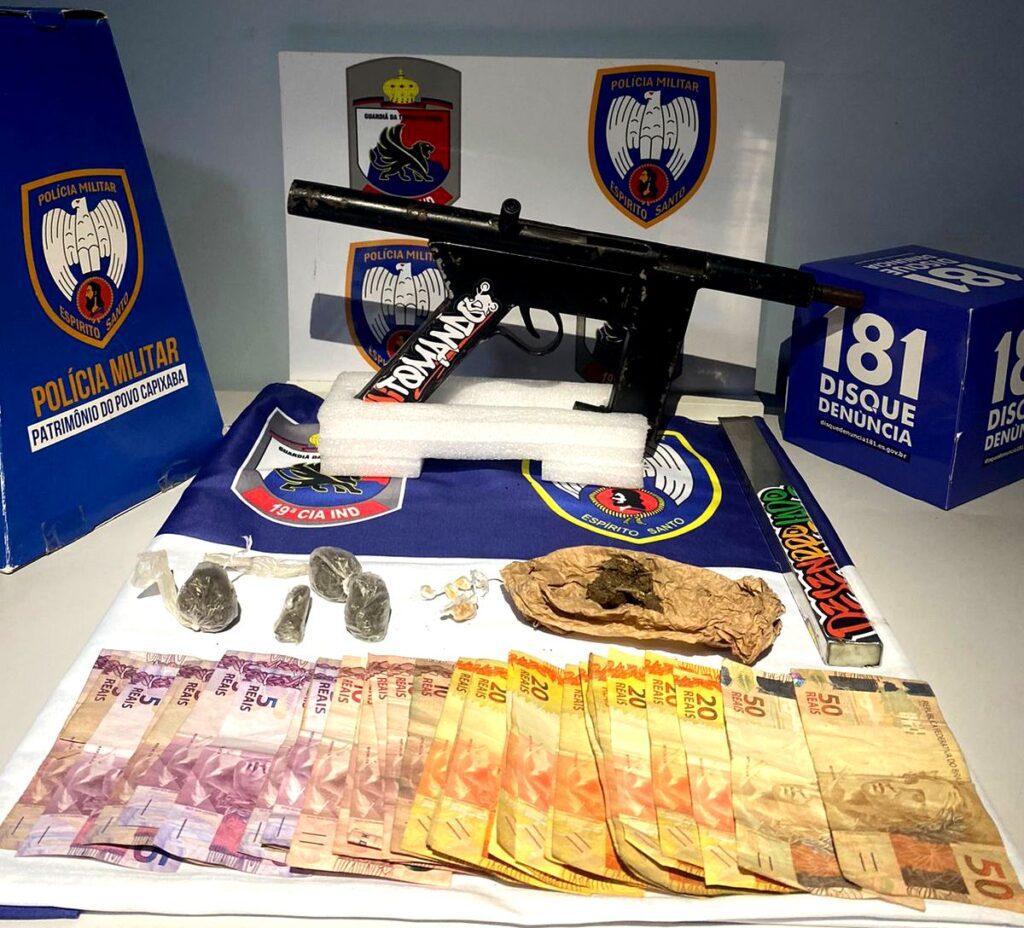 Operação policial em Pinheiros resulta em prisões e apreensão de arma de fogo e drogas