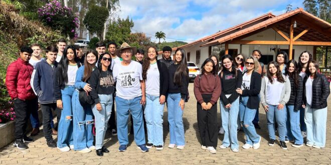 Estudantes de Alfredo Chaves visitam Instituto Nacional da Mata Atlântica e fazenda ecológica