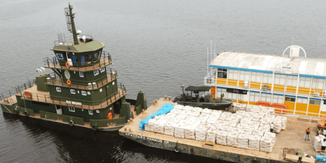 Estiagem na Amazônia – Forças Armadas transportam 153 toneladas de alimentos até o Alto Solimões