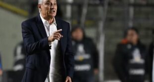Tite sofre arritmia após jogo do Flamengo e está internado no Rio de Janeiro