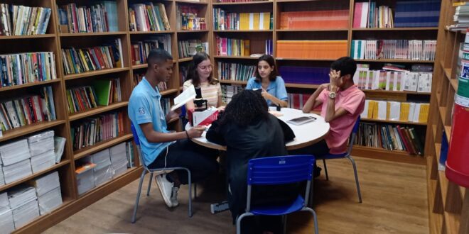 Alunos de Escola do Futuro em Vitória desenvolvem audiolivro
