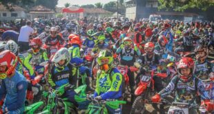 Trilhão motociclístico reúne pilotos em Pedro Canário