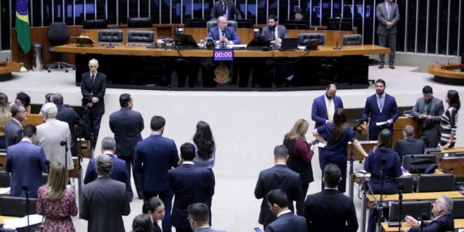 Câmara aprova diretrizes para atendimento e tratamento de pessoas com Fibromialgia – Notícias
