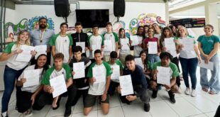 Alunos de Guarapari participam de programa de extensão da USP