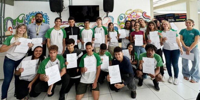 Alunos de Guarapari participam de programa de extensão da USP
