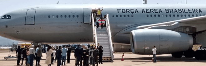 Aeronave das Forças Armadas pousa em São Paulo com 229 brasileiros repatriados do Líbano