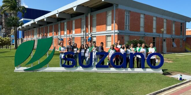 Estudantes de Viana conhecem fábrica de papel e celulose em Aracruz