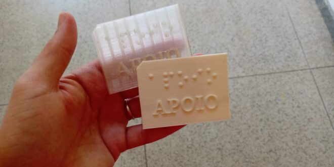 Alunos de Vitória produzem placas sinalizadoras em braille