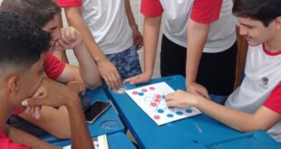 Estudantes de Águia Branca recriam tradicionais jogos africanos ao abordar a diversidade cultural do continente