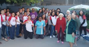 Estudantes de Guaçuí visitam lar de idosos