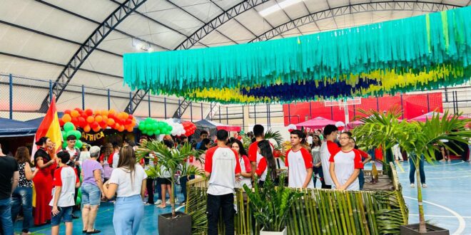 Escola de São Domingos do Norte promove festival de valorização da diversidade cultural do Brasil