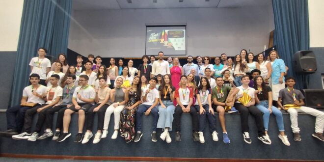 Estudantes da regional de Linhares recebem medalhas da OBMEP 2023