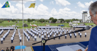 Ministro da Defesa participa de cerimônia de formatura de 164 alunos na Academia da Força Aérea