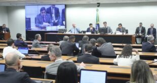 Comissão aprova relatório preliminar do Orçamento de 2025