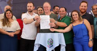 Governador inaugura Praça São Pedro e anuncia novos investimentos em Anchieta
