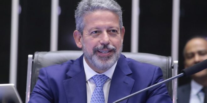 Lira espera melhor cenário econômico como resultado da aprovação do pacote de ajuste fiscal