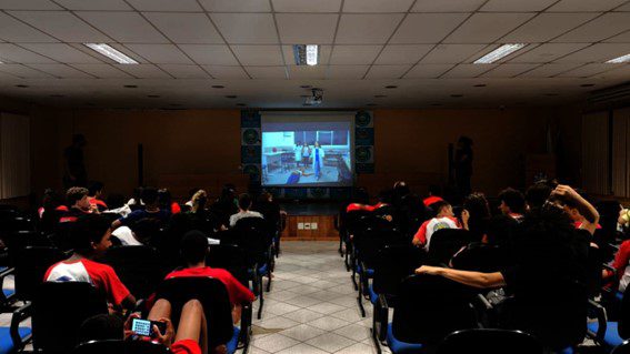 Estudantes de Vitória produzem curtas-metragens em projeto de cinema escolar