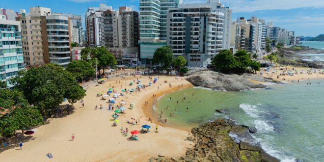Verão 2025: praias de Guarapari próprias para banho