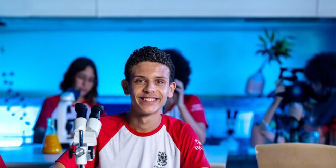 Sedu esclarece pontos da nova lei sobre o uso de celulares nas escolas