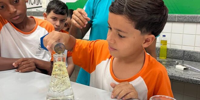 Escola de Brejetuba promove aula prática de Ciências