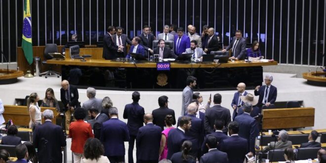 Câmara aprova projeto que prevê medidas do governo brasileiro contra tarifas de outros países