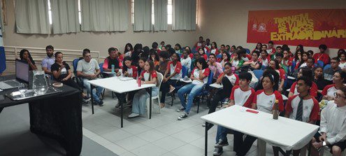 Alunos de Cachoeiro de Itapemirim discutem teoria do Big Bang