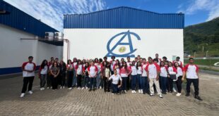 Estudantes de Guarapari visitam empresa de laticínios Clac