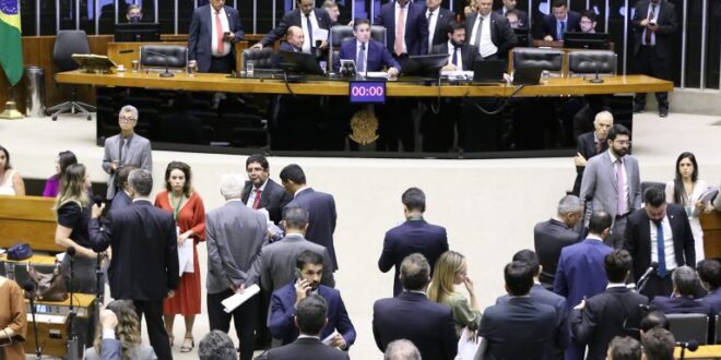 Câmara aprova voto de pesar pela morte do papa Francisco