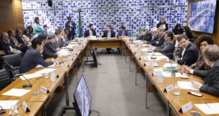 Governo e oposição divergem sobre as investigações de fraudes no INSS