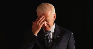 O grande encobrimento de Biden: os assessores debateram para colocar o presidente em uma cadeira de rodas