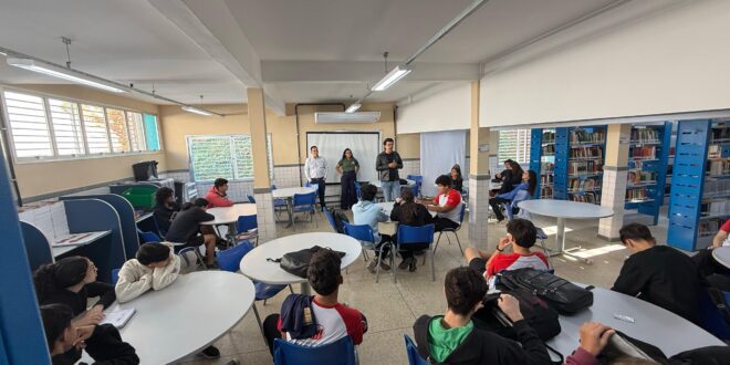 Estudantes de Afonso Cláudio participam de aula com especialistas sobre agrotóxicos e alternativas sustentáveis