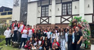 Estudantes do curso técnico em Administração de Guarapari realizam visita técnica à fábrica de chocolates