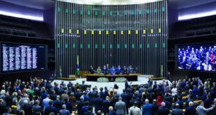 Deputados republicanos celebram 65 anos da Confederação Nacional dos Dirigentes Lojistas em Sessão Solene