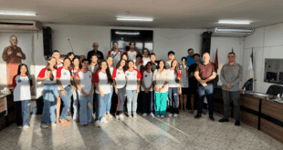Estudantes de Baixo Guandu vivenciam política de perto em visita à Câmara Municipal
