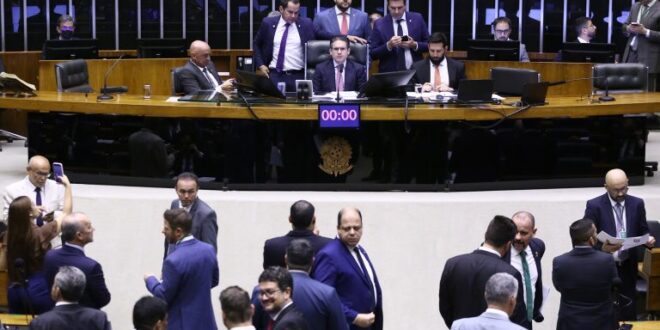 Câmara aprova projeto que proíbe uso de animais em testes de cosméticos