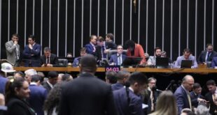Câmara aprova em 2º turno PEC que altera regras para pagamento de precatórios