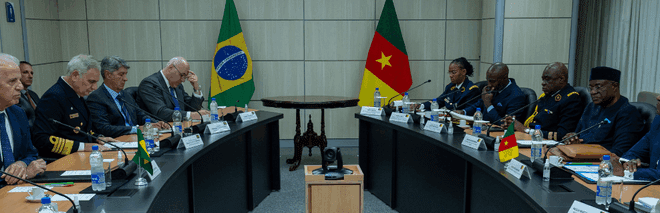 Brasil e Camarões assinam acordo de cooperação na área de defesa